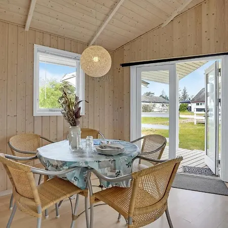 2 Bedroom Gorgeous In Сasa de vacaciones Nordenbro Vesteregn