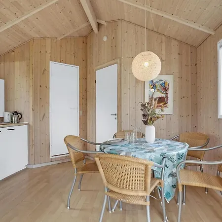 2 Bedroom Gorgeous In Nordenbro Vesteregn